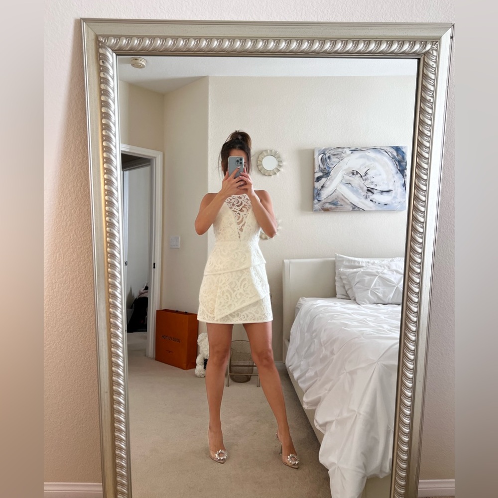 ๐ BcbgMaxAzria White Dress - Picture 1 of 9